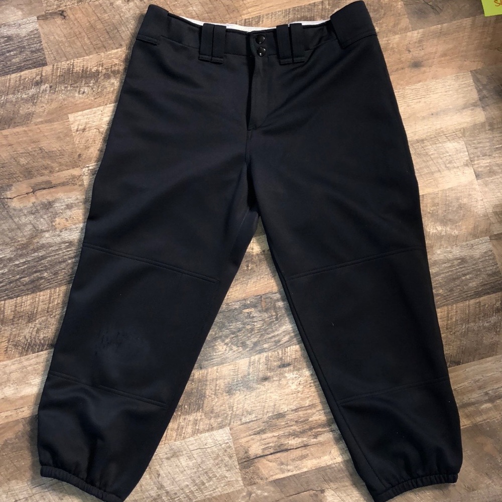 Size L. Mizuno Women’s Softball Pants.